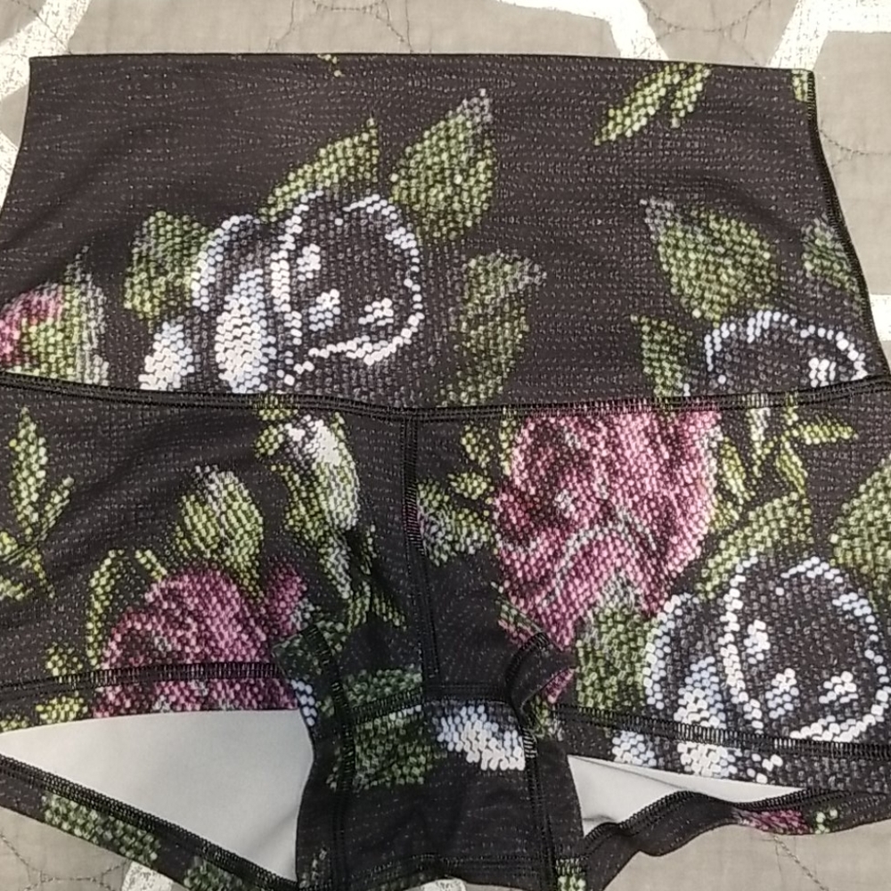 Lululemon high waisted workout shorts